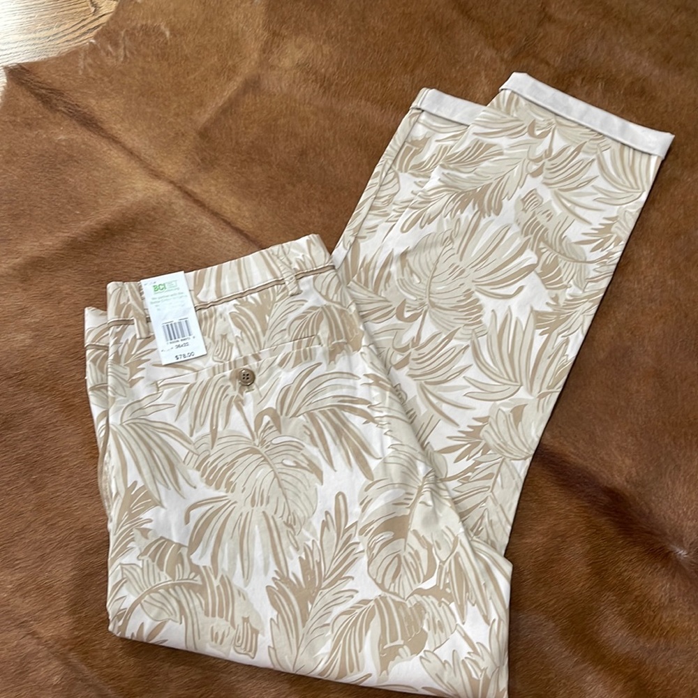 New with tags. Stylish and comfortable as well as stretchy.